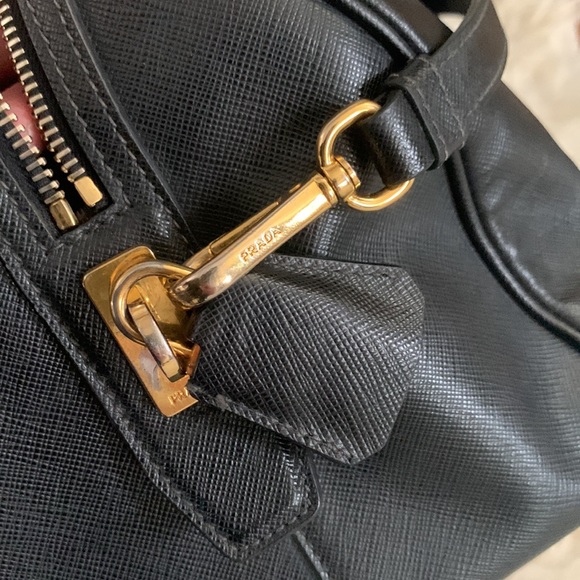 - PRADA leather - Picture 10 of 16